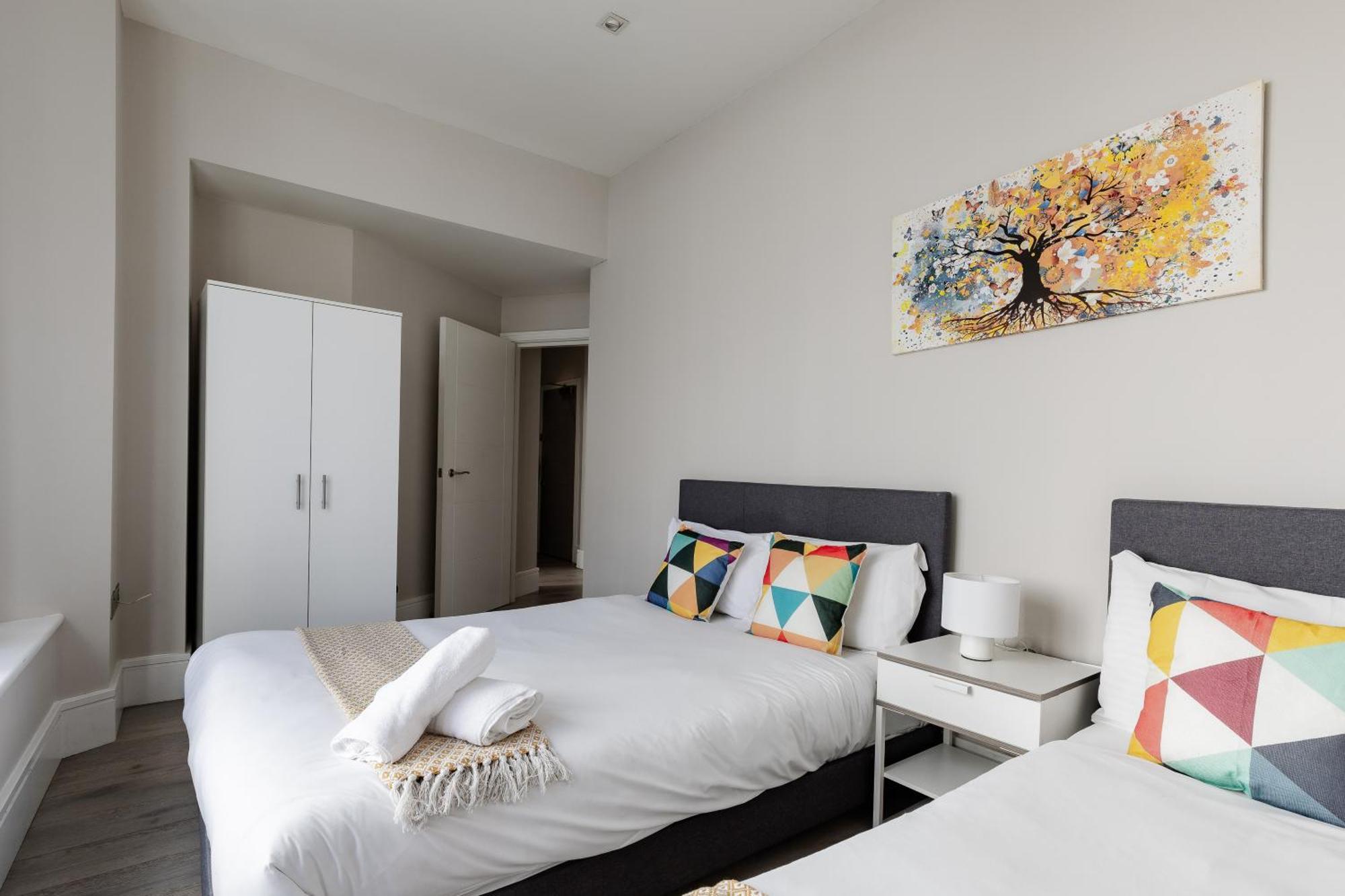 Superb Apartments Opposite Edgware Road Station لندن الغرفة الصورة