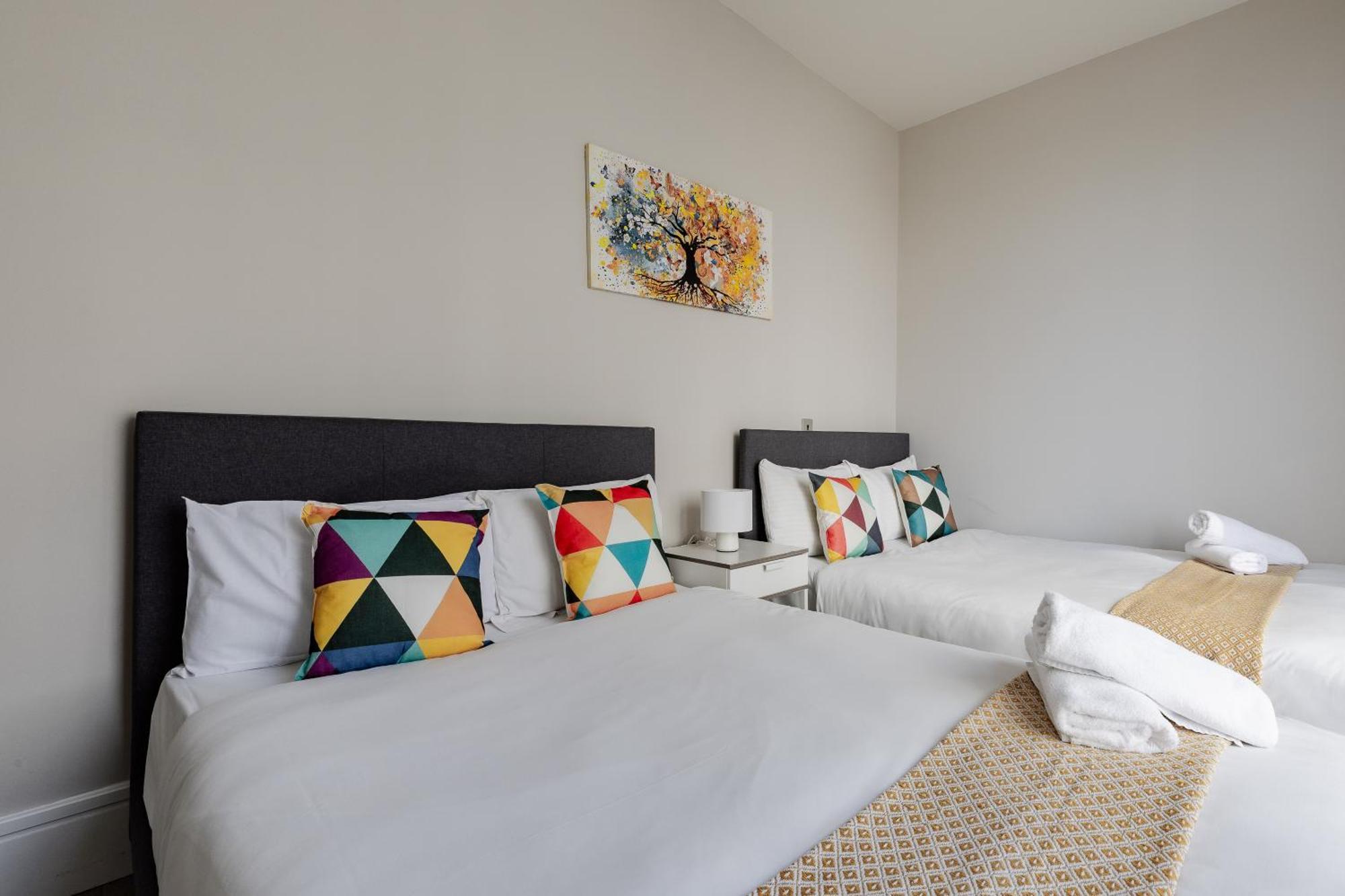Superb Apartments Opposite Edgware Road Station لندن الغرفة الصورة
